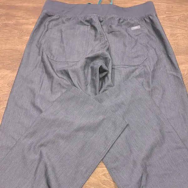 Figs Livingston graphite size small nurses scrubs - Image 7