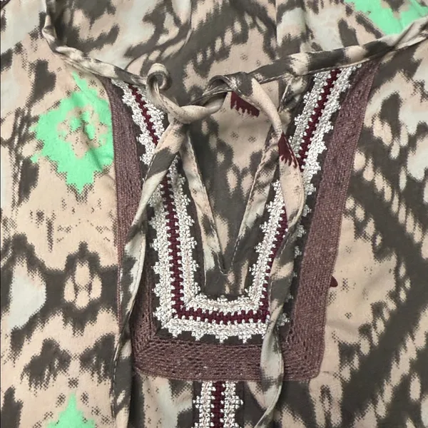 BKE Aztec Print Blouse - Image 5
