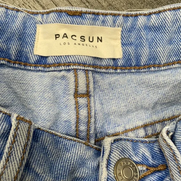 Pacsun denim Mom shorts size 26 - Image 4