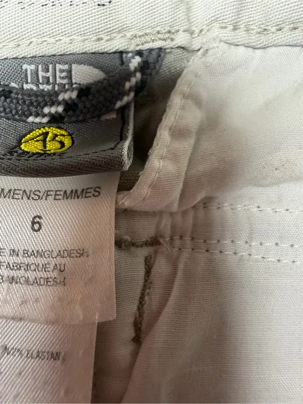 The North Face Women's Straight Leg Cargo Pants in Khaki - Image 7