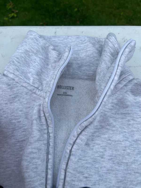 Hollister Light Gray "East Coast" Half-Zip Sweater with Navy Script - Image 3