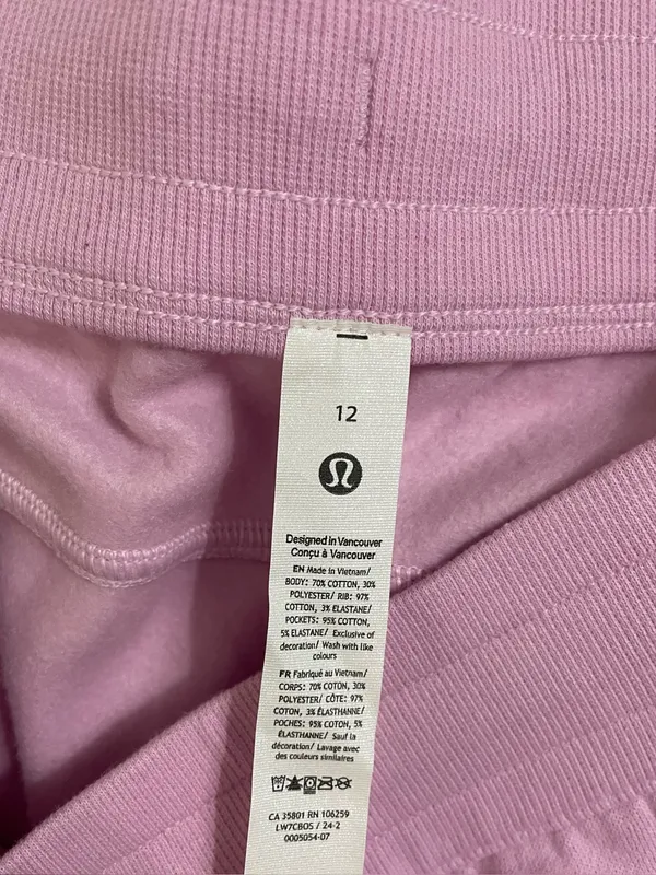 Lululemon NWT Scuba High Rise 5” Shorts with Pockets in Vitapink Size 12 - Image 10