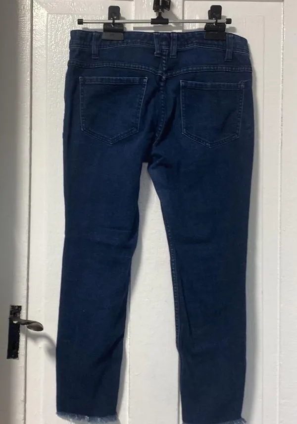 Free People Size 30 distressed denim mid rise Maggie style - Image 2