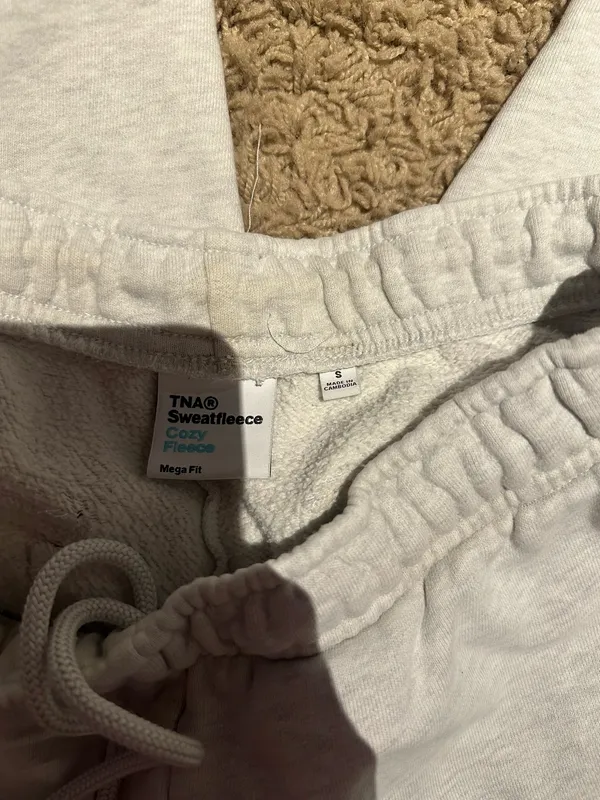 Aritzia Cargo Pants TNA - Image 3