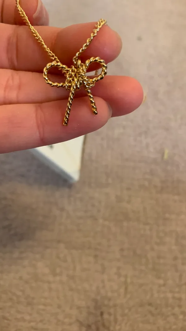 H and m bow necklace Gold - Image 2