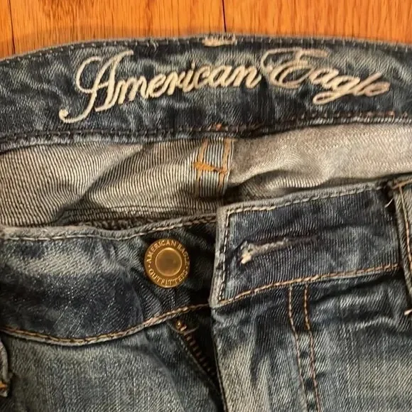 American Eagle Distressed Skinny Jeans Size 6 - Image 4