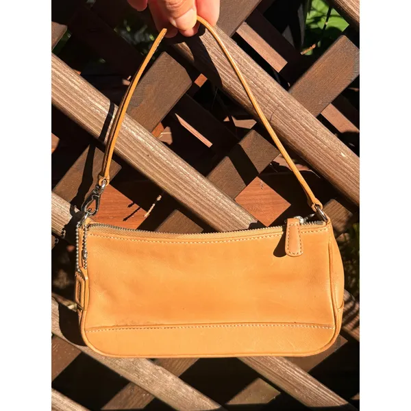 Coach Vintage Tan Leather Small Baguette Shoulder Bag 7785 British Tan Y2K - Image 2