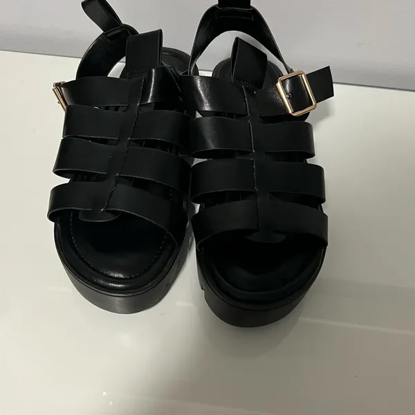 Cape Robbin Black Chunky Sandals - Image 5