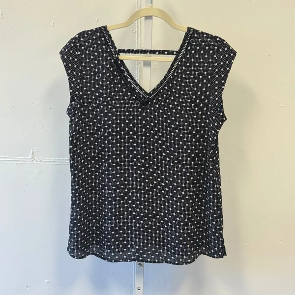 DR2 by Daniel Rainn Polka Dot V-Neck Blouse Black White Small DR19572PR1 Office - Image 2