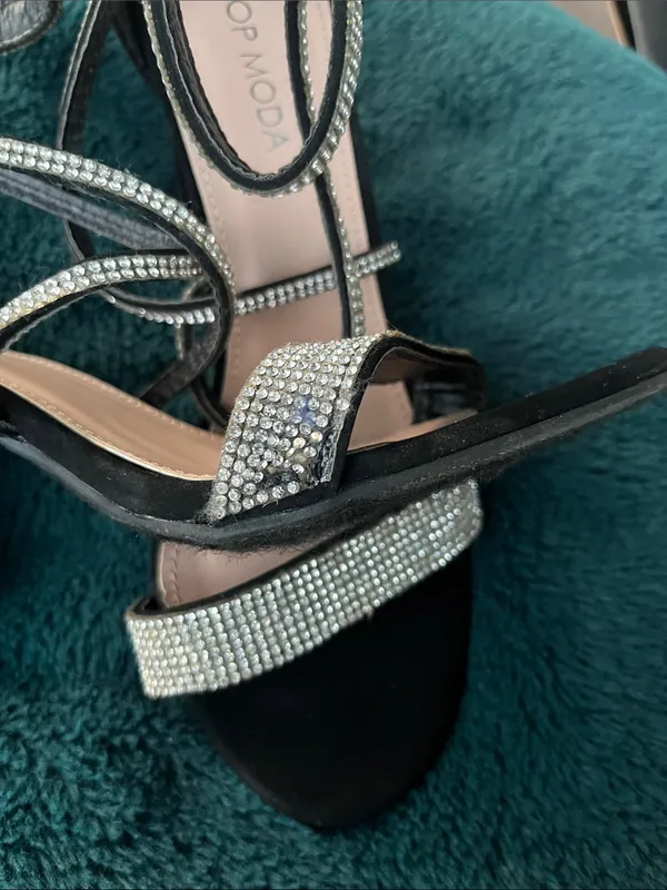 TOP Moda Black Heeled Sandals with Silver Rhinestone Straps - Image 6