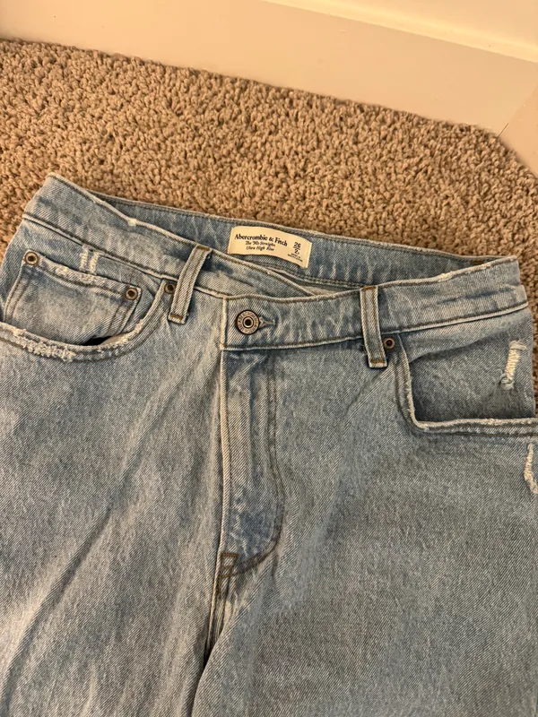 Abercrombie Jeans - Image 4