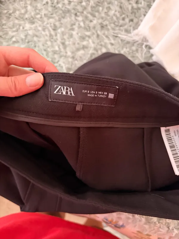 Zara Pleated Mini Skirt - Image 4