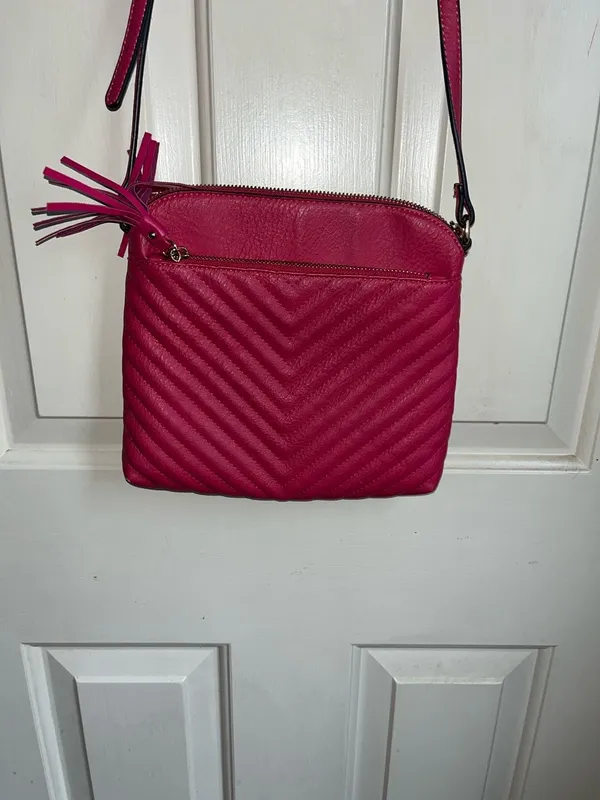 Giani Bernini Pink Chevron Quilted Leather Crossbody Bag with Tassel - Image 2