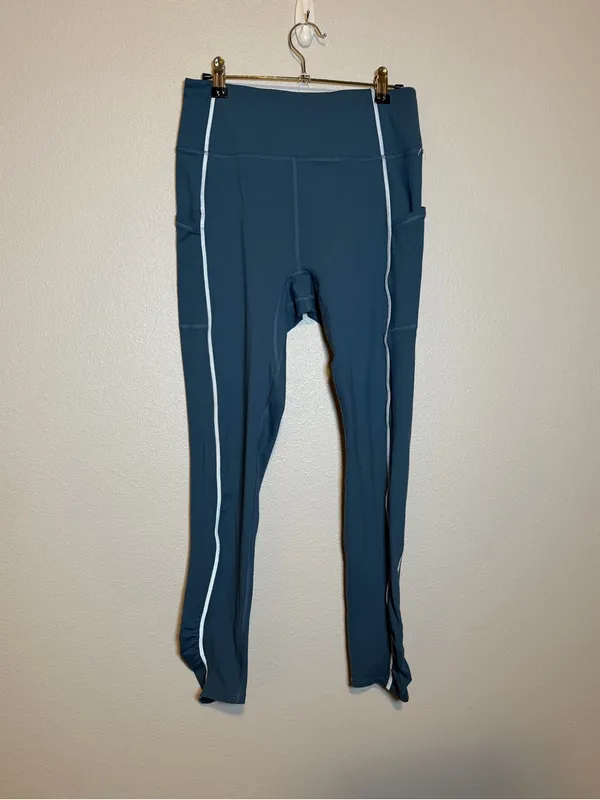 NWOT Free People Movement Women's You're A Peach Legging in Skyline $98 medium - Image 3