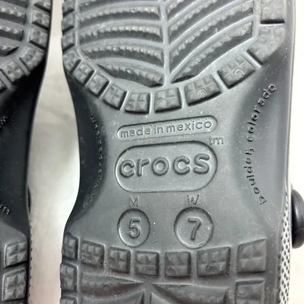 Crocs Classic Clogs Black Mens‎ Size 5Women’s Size 7 - Image 6