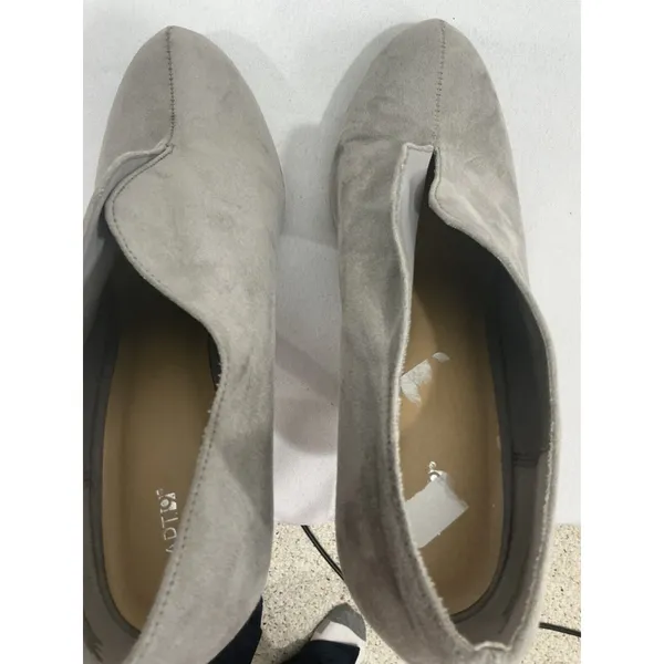 Womans Apt 9 Ellinore Size 10 M Gray Faux Suede Pull On Heel Ankle Bootie - Image 6