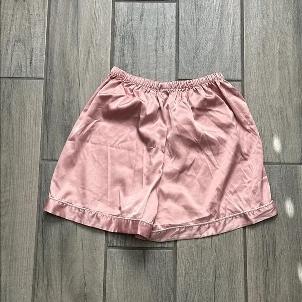 Silky Pink Shorts Size M - Image 4