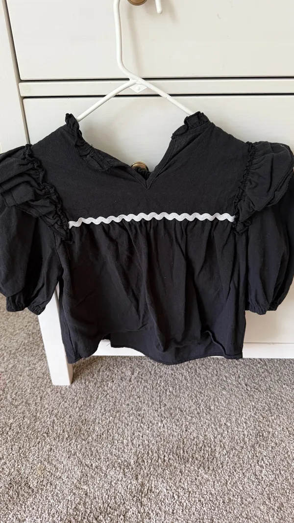 Black ruffle top Size XS - Image 2