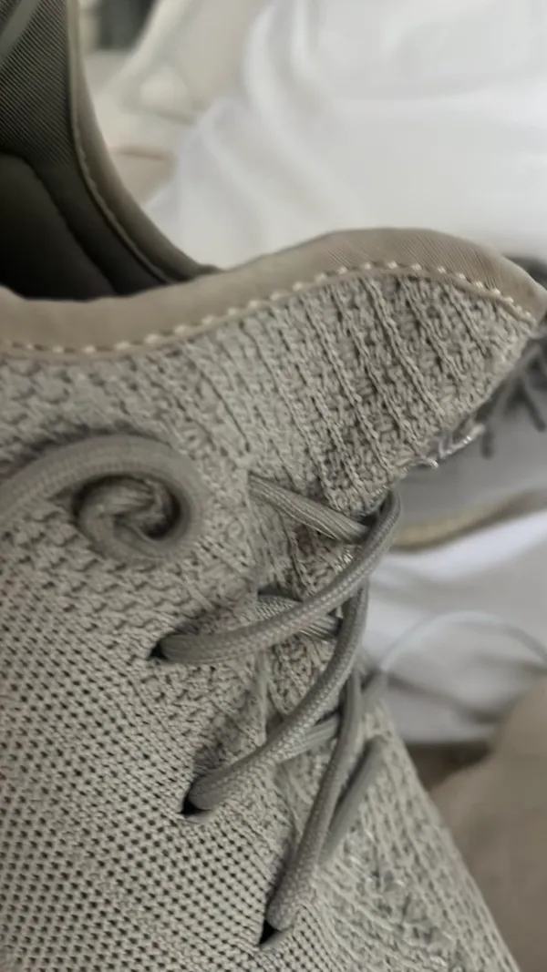 Adidas Yeezy Boost - Image 3