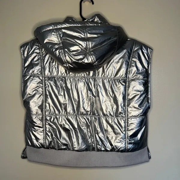 Daily Practice by Anthropologie Silver Metallic Puffer Vest Size Small - Image 4