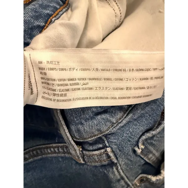 Abercrombie & Fitch The 4" Mom‎ Short High Rise Denim Size 36/22 - Image 6