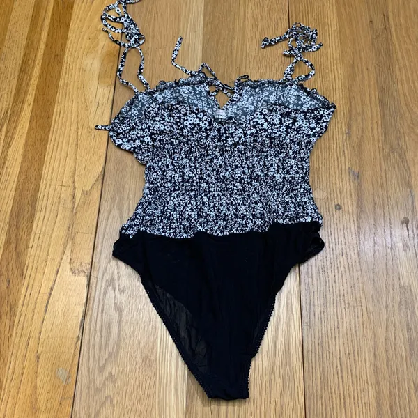 Intimately Free People Black White Floral Smocked Bodysuit Tie‎ Straps Size L - Image 6