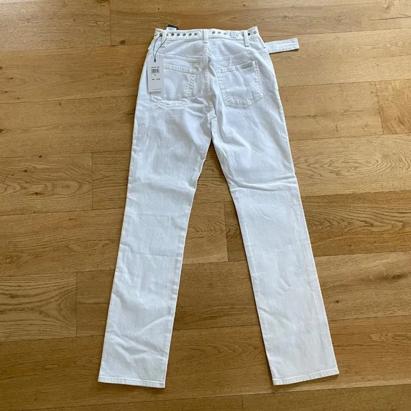 7 For All Mankind - Belted Stud Waist Jeans in White - Image 5