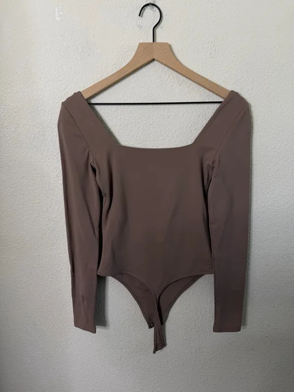 Aritzia Babaton Original Contour Headway Squareneck Bodysuit Womens Size‎ S - Image 4