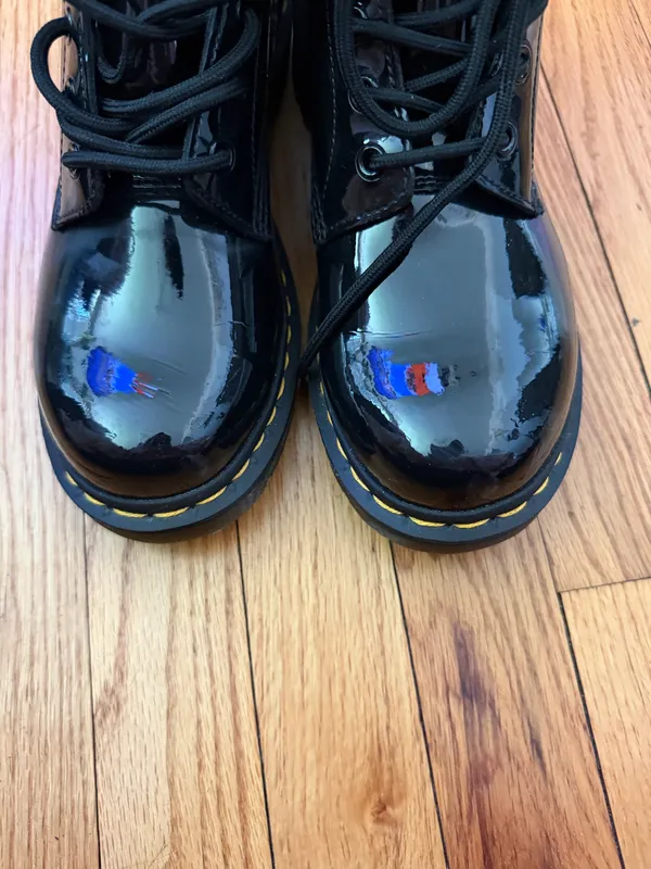 NWOT Dr. Martens 1460 Glossy Black Shiny Leather 8 eye Ankle Boots Sz 9 patent pascal - Image 5