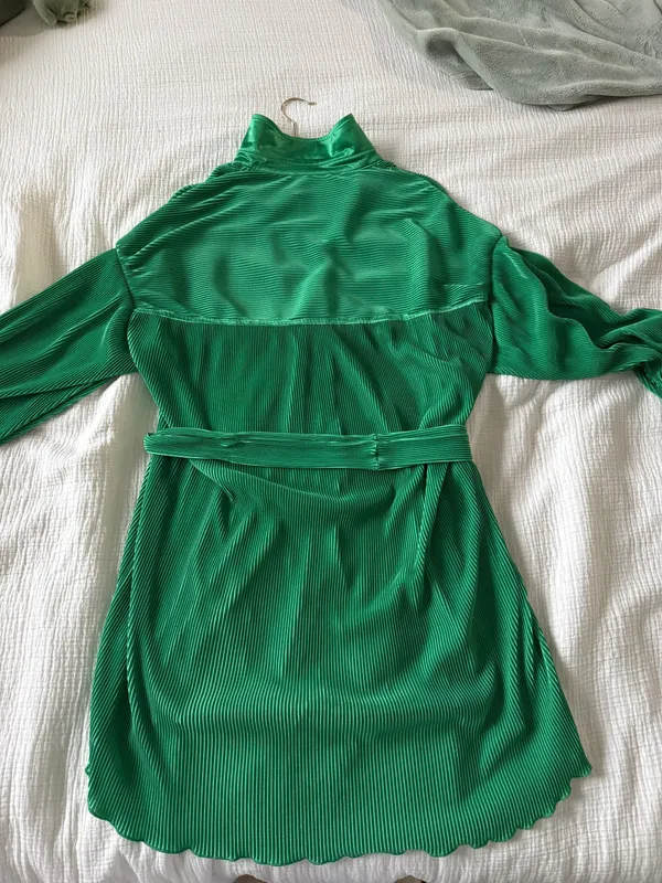 Green Dress - Image 3