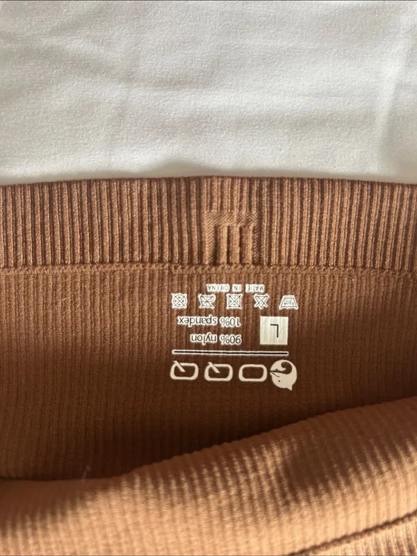 Brown Ribbed Square - Image 2