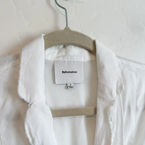 Reformation | Kady Collared Button Front Tank Top in White | Size 4 - Image 5