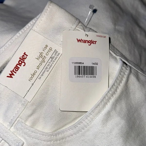 NWT Wrangler Womens High Rise Rodeo Straight Leg Crop Jeans- 14/32 - Image 5