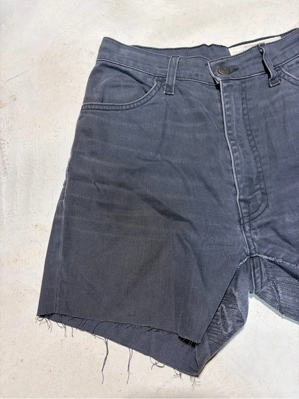 imogene + willie Elizabeth cutoff denim shorts hole 26 - Image 2