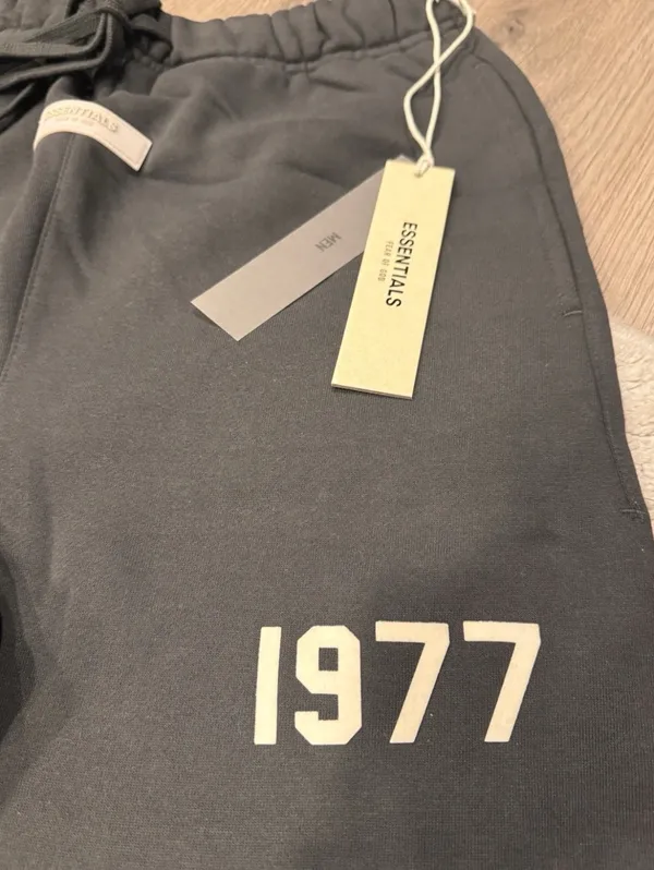 Essential LARGE 1997 New fear of God sweatpantts - Image 3