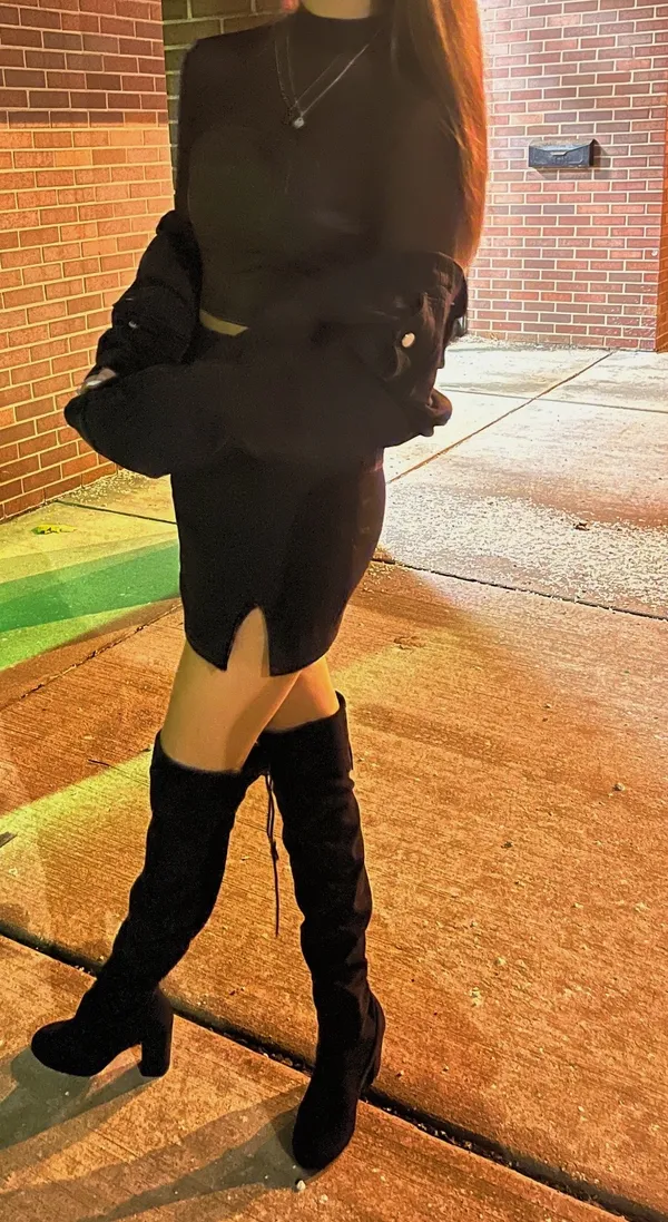 Thigh high black heeled boots Size 6.5 - Image 4