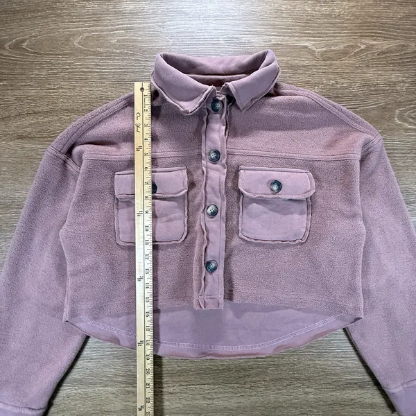 Altar'd State Women's Cropped Mauve Fleece Shacket XS Button Front - Image 7