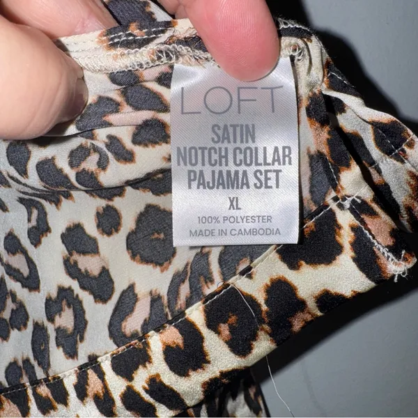Loft Sleepwear XL 2 Piece Long Pajama Set Satin Notch Collar‎ Leopard Print - Image 9