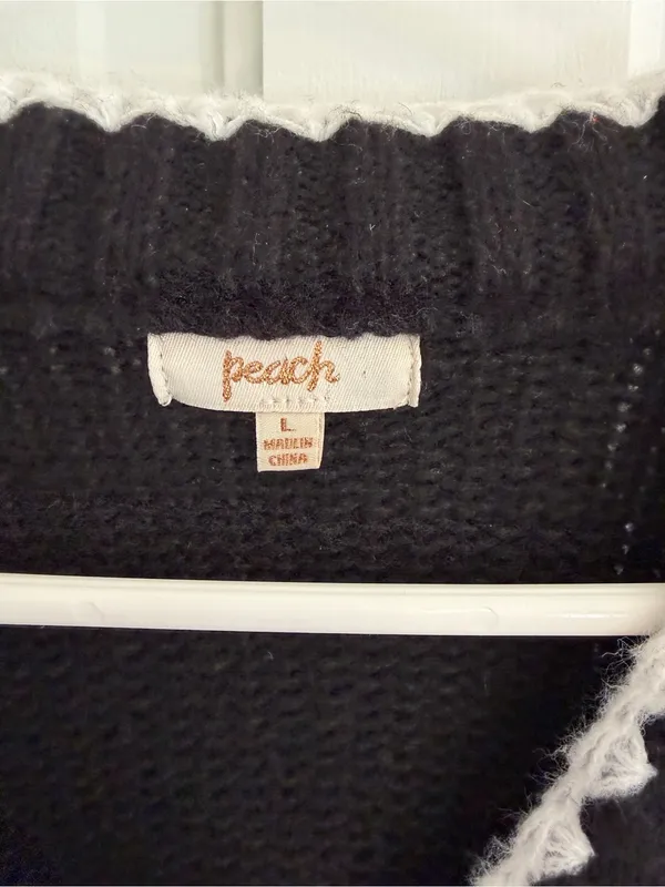 Peach Love California Floral Appliqué Cardigan Black‎ White Size Large - Image 2