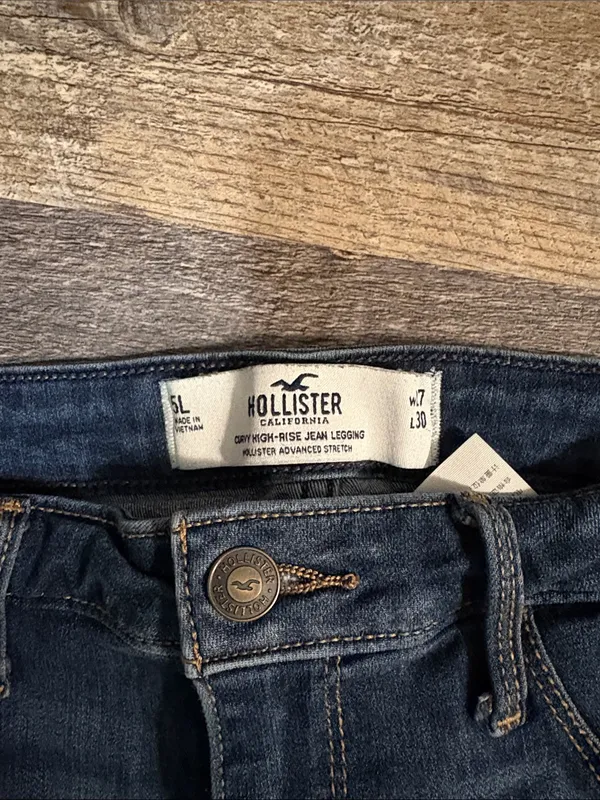 Hollister Women's Dark Blue Distressed Skinny‎ Jeans Size 5L - Image 2