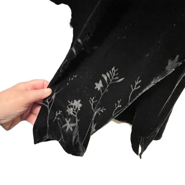 Vintage J.Jill size L black velvet burnout sleeves top. Y2K Whimsygoth - Image 3