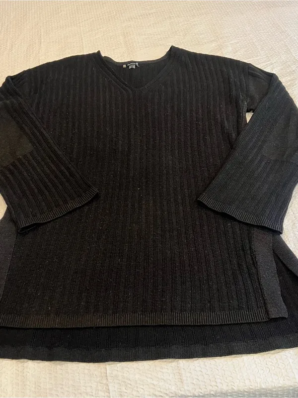 Smartwool Women's Shadow Pine V-Neck Rib Sweater in black M women - Image 9