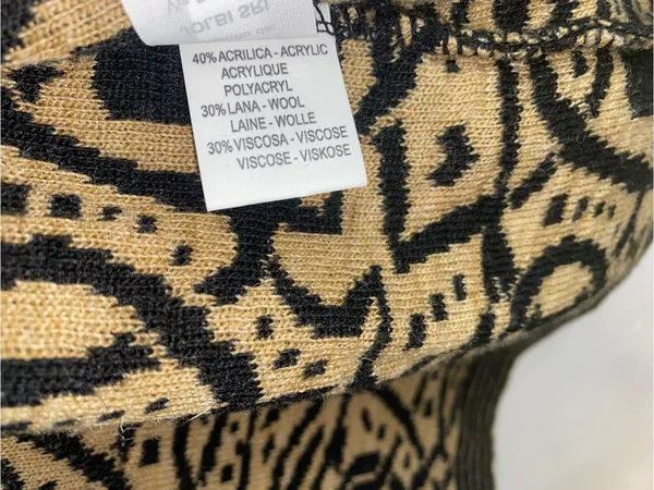 La Moda Del Momento Made in Italy Black Tan Heart Knit Button Cardigan Sweater - Image 10