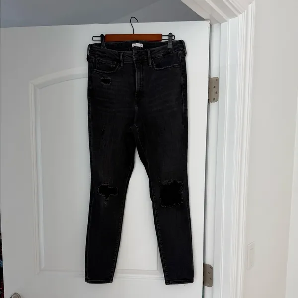 Good American Black Distressed Skinny Jeans Size 12 / 31 Stretch Denim - Image 4
