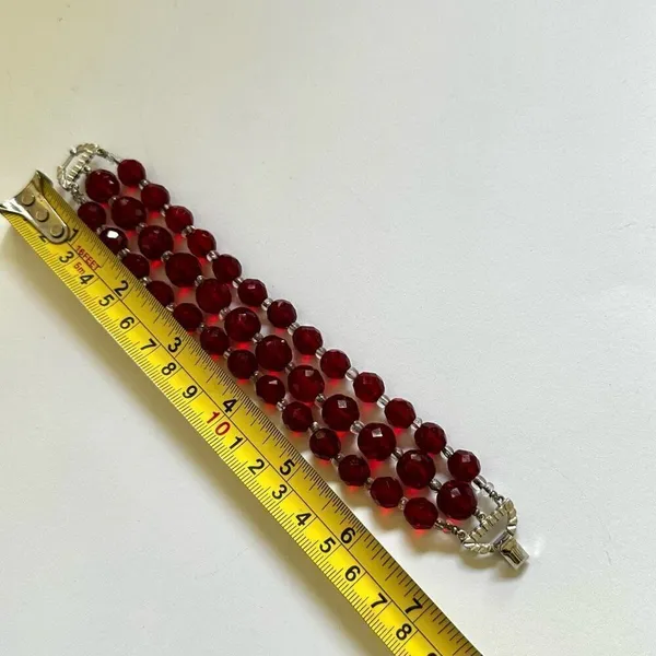 Red beaded triple strand bracelet - Image 5