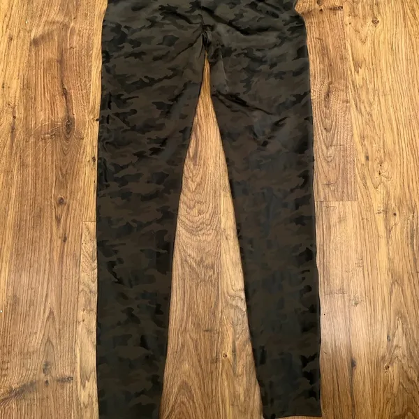 Spanx XL Camo Leggings - Image 3