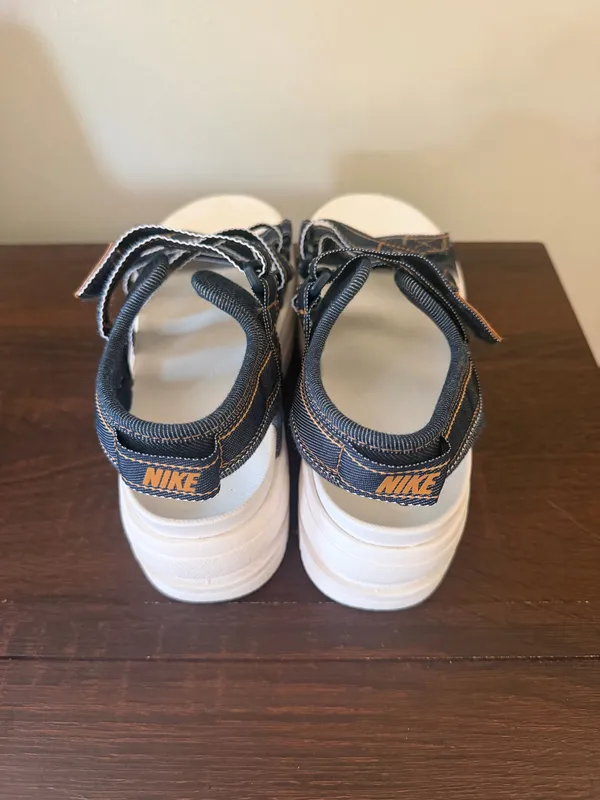 Nike Platform Sandals Women’s - Image 4