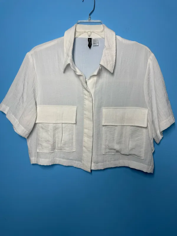H&M Divided White Short Sleeve Button-Front Utility Crop Shirt - Image 7