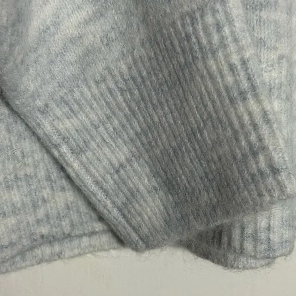 GAP Light Gray Off-the-Shoulder Sweater - Image 6