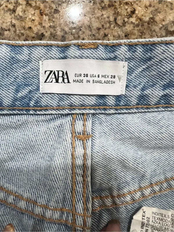 Zara TRF High Waist Wide Leg Distressed Jeans Raw Hem Light Wash US 6 EUC - Image 4
